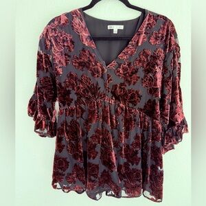 Dr2 Black & burgundy velvet blouse